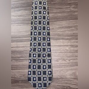 Nautica Blue, Navy, Grey, Gold, White 100% silk Tie